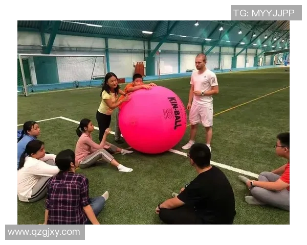 深入分析西安飞盘队的进攻策略与战术特点探讨